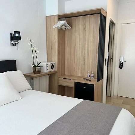 Abril Nerja Hotel Екстериор снимка