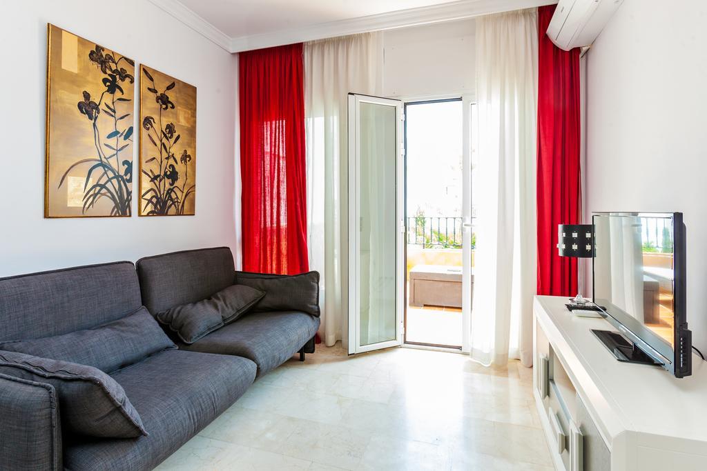 Abril Nerja Hotel Екстериор снимка