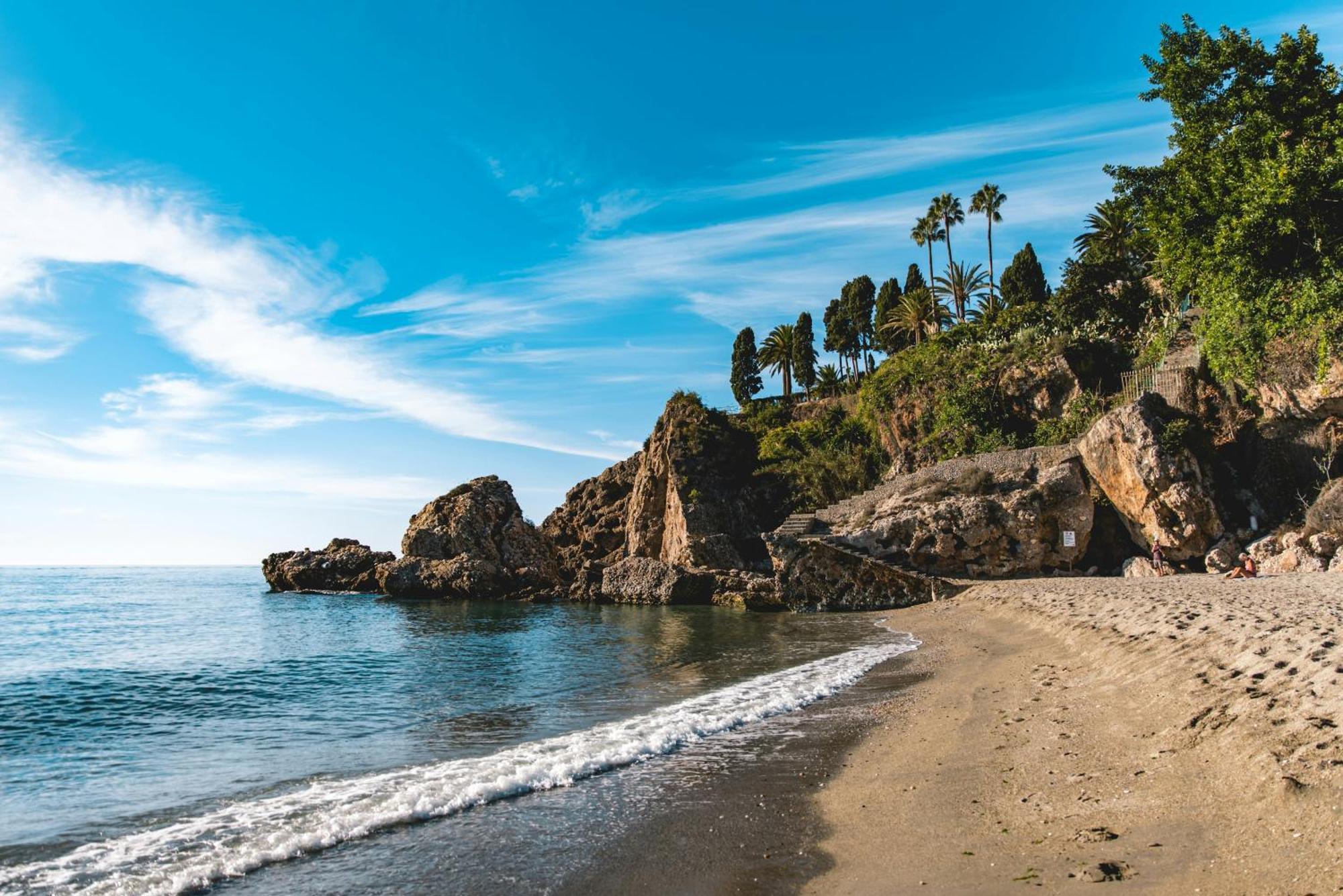 Abril Nerja Hotel Екстериор снимка