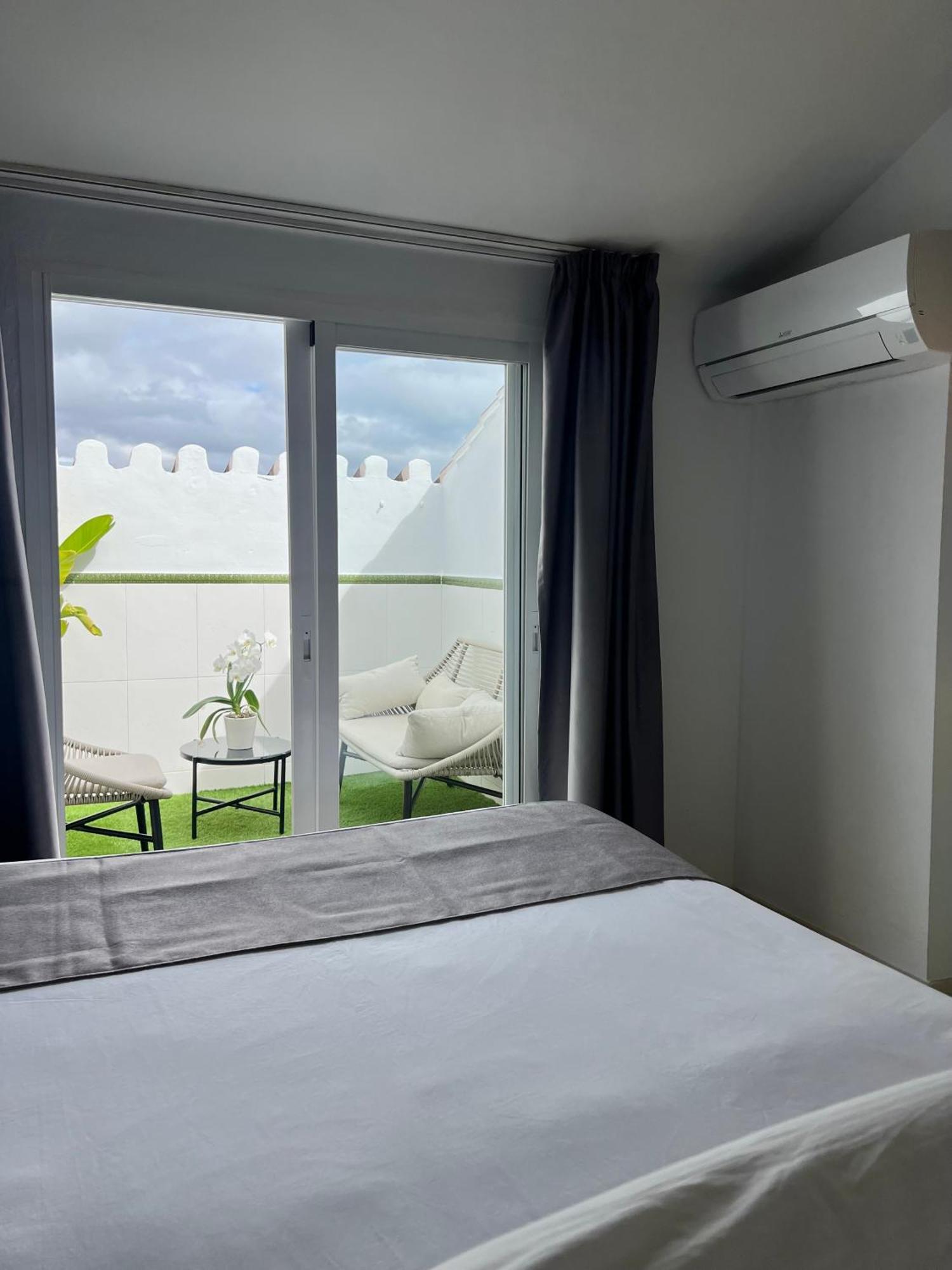 Abril Nerja Hotel Екстериор снимка