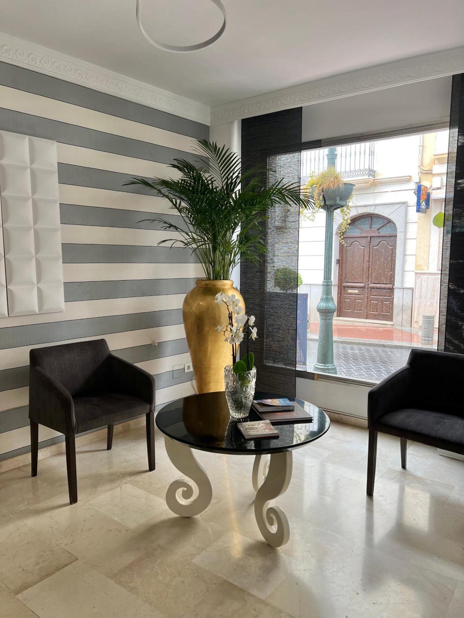 Abril Nerja Hotel Екстериор снимка