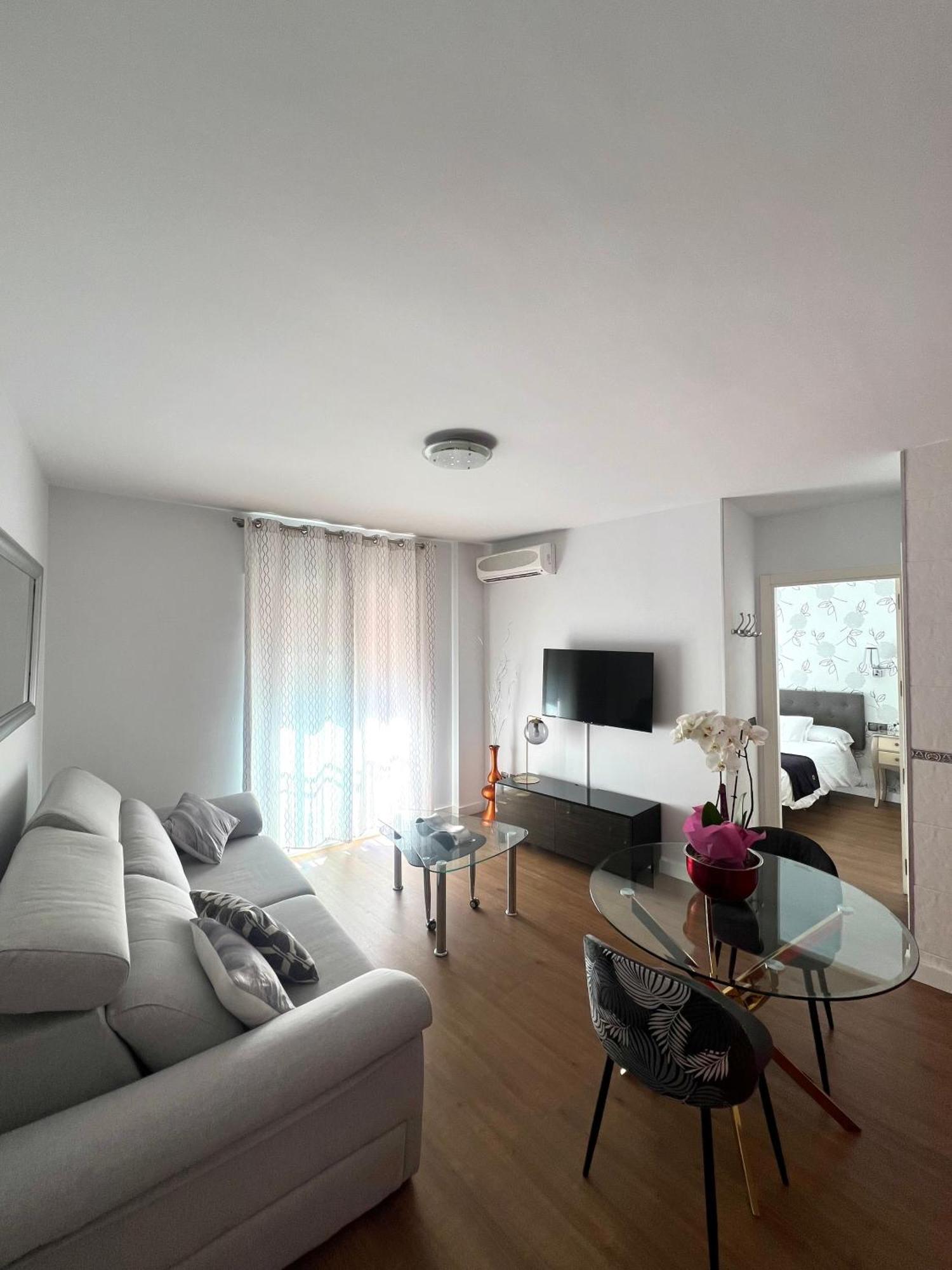 Abril Nerja Hotel Екстериор снимка