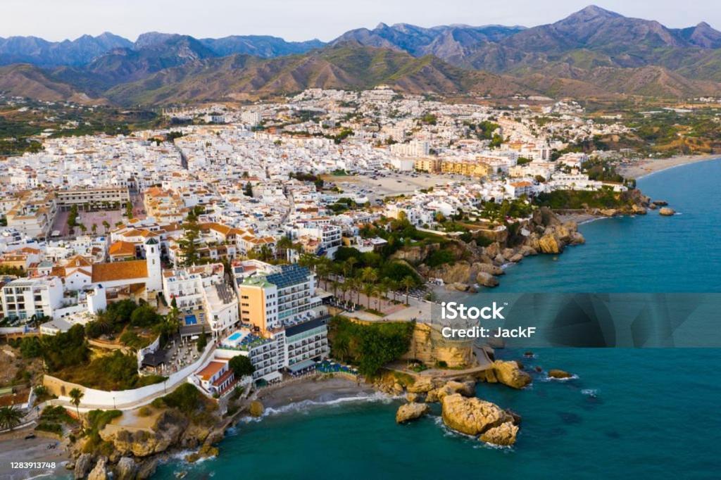 Abril Nerja Hotel Екстериор снимка