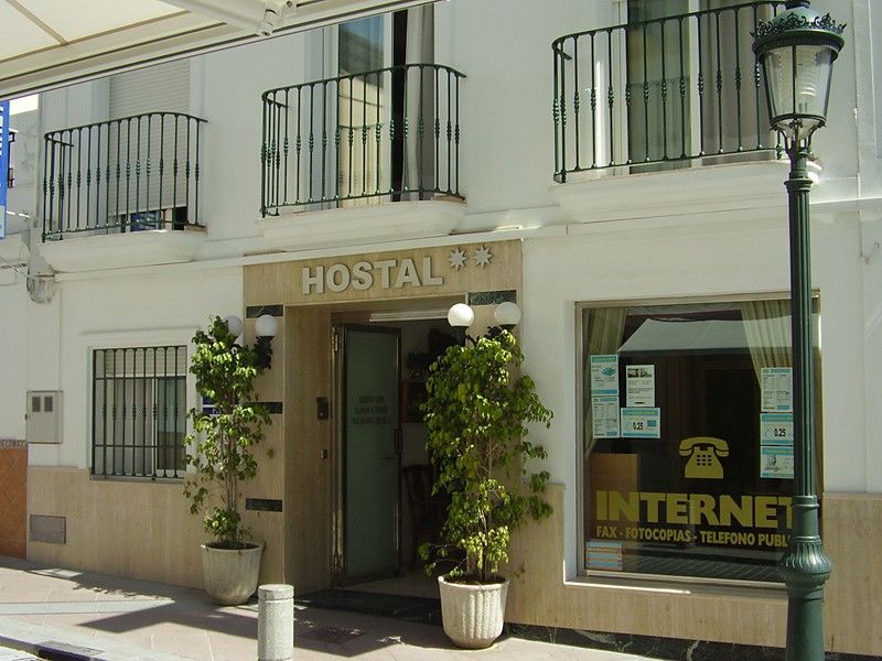 Abril Nerja Hotel Екстериор снимка