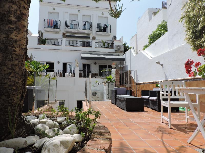 Abril Nerja Hotel Екстериор снимка