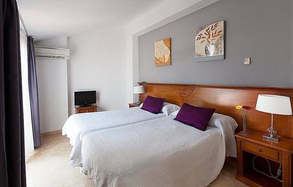 Abril Nerja Hotel Екстериор снимка