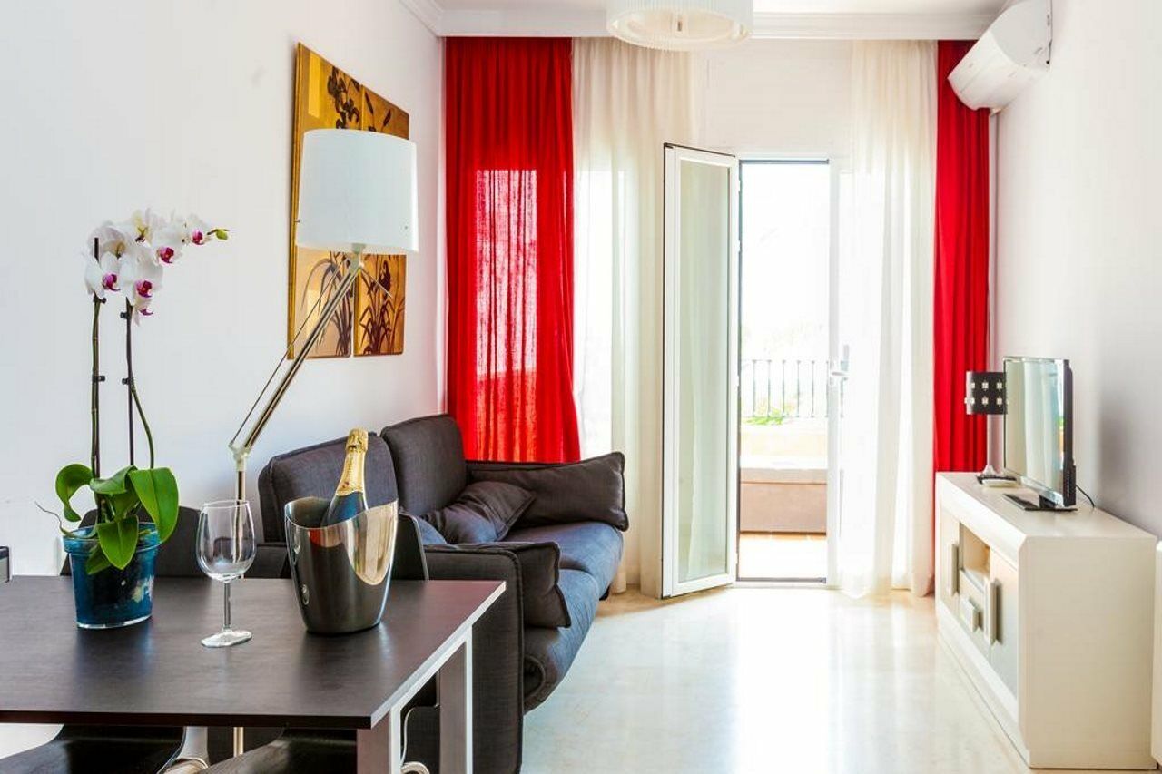 Abril Nerja Hotel Екстериор снимка